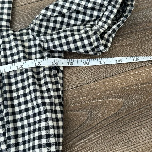 H&M Black and White Off the Shoulder Minidress - Picture 4 of 4